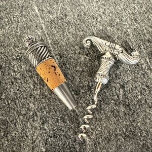 Brighton Wine Bottle Accessory Set